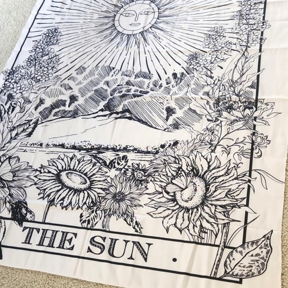 Off white & black graphic bohemian style sun floral nature tapestry. - Picture 8 of 10